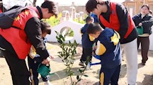 “青绿接力，‘树’写成长”——我院携手六石幼儿园开展植树节联合实践活动